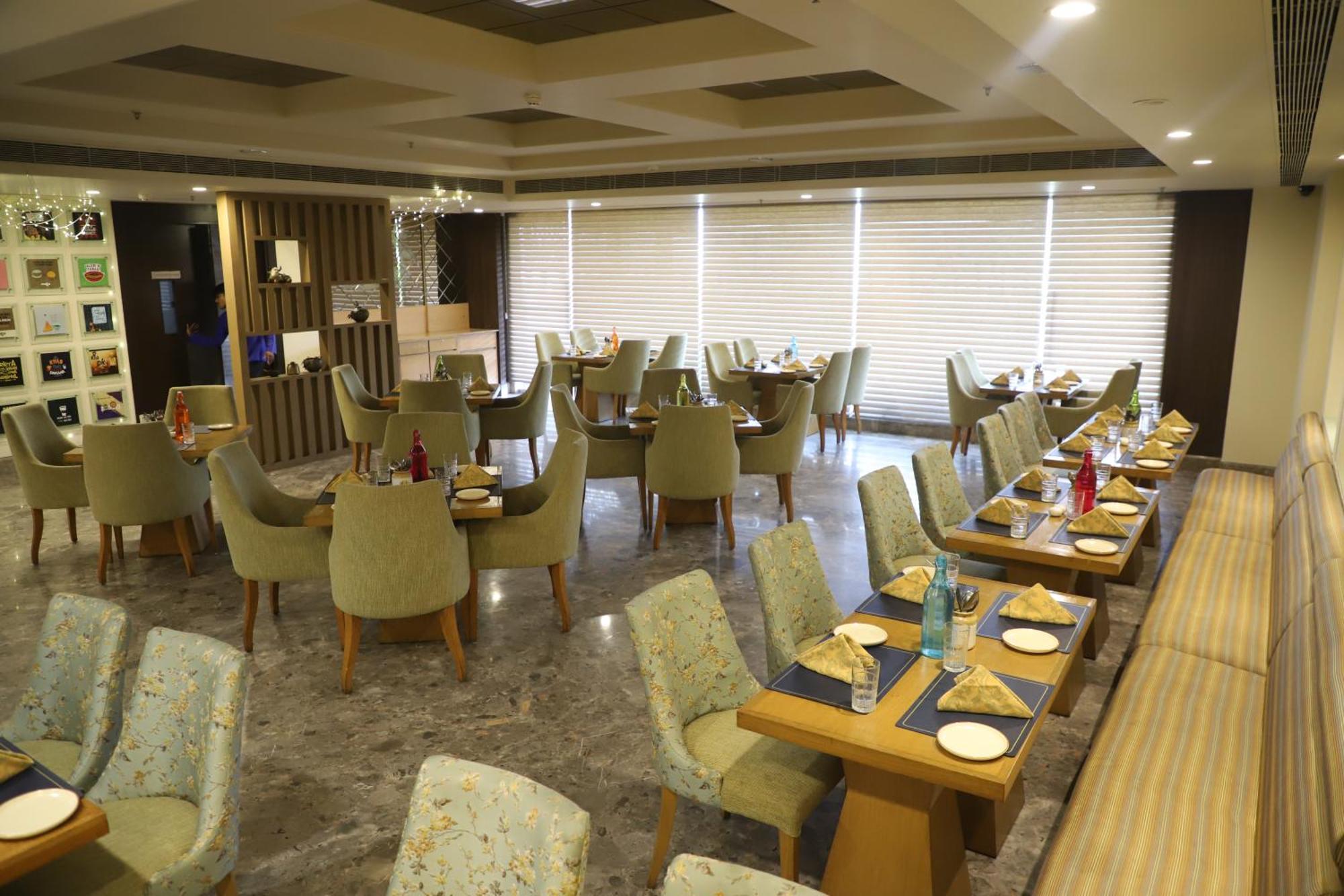 EFCEE Sarovar Portico Bhavnagar Esterno foto