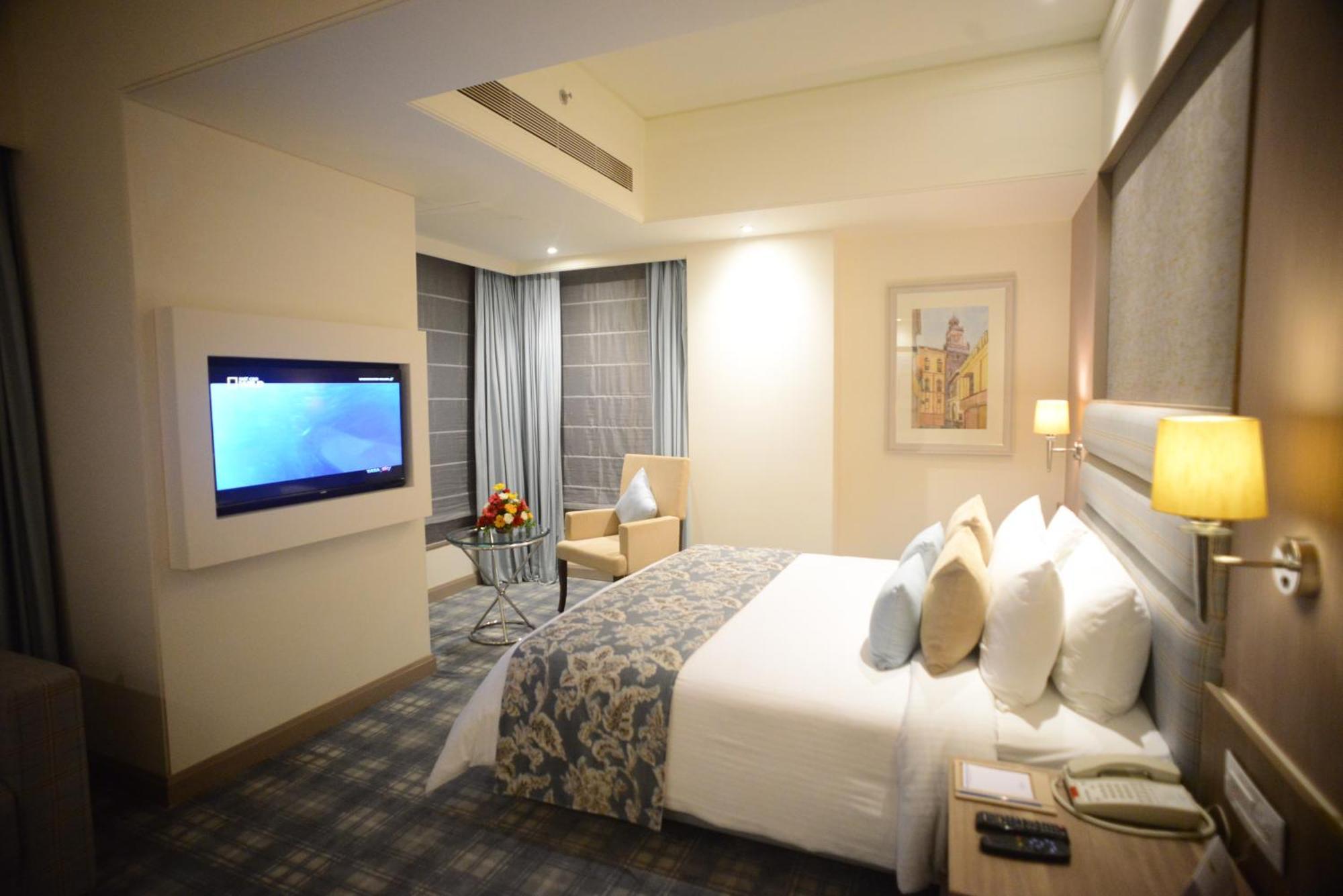 EFCEE Sarovar Portico Bhavnagar Esterno foto