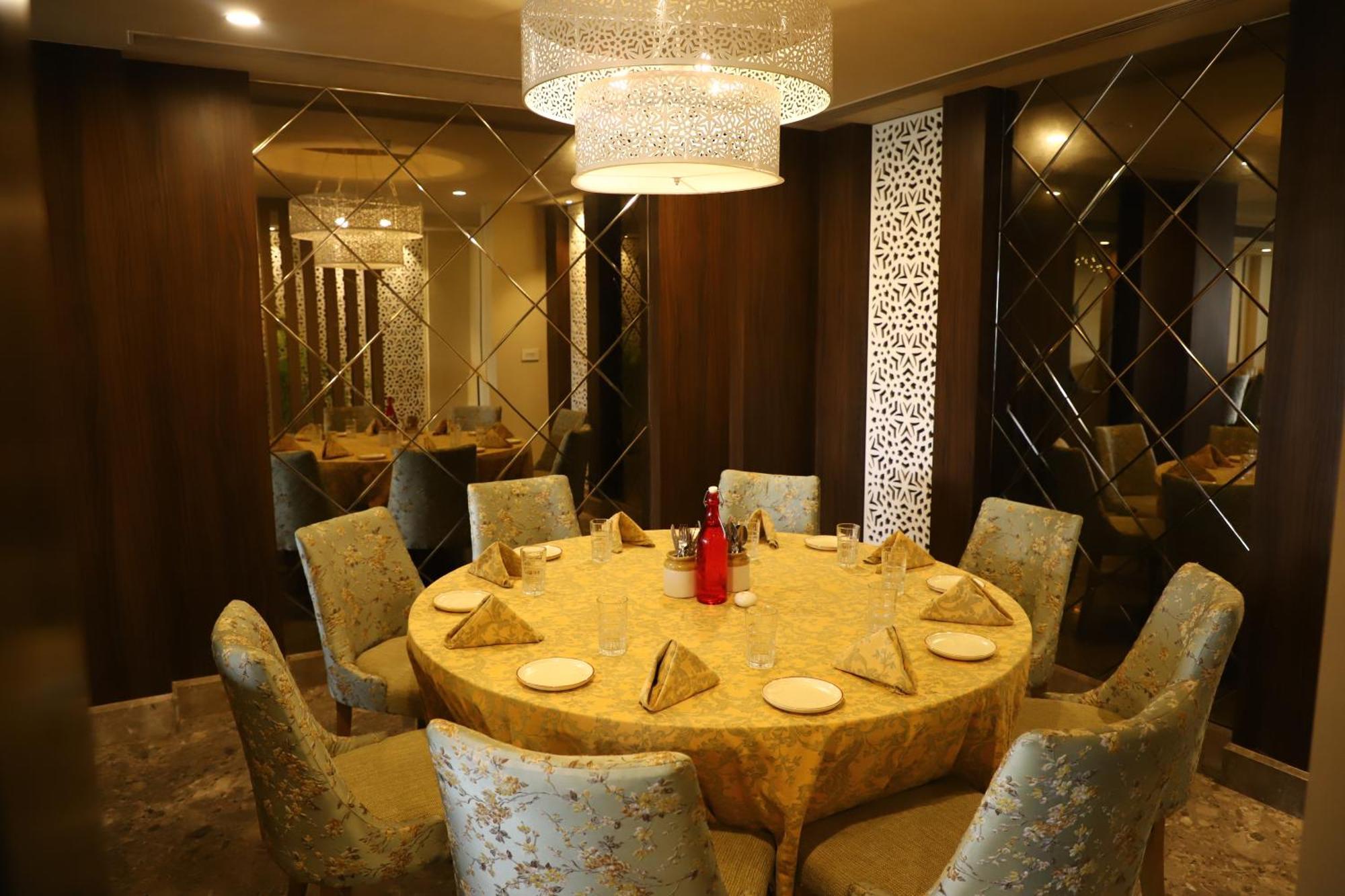 EFCEE Sarovar Portico Bhavnagar Esterno foto