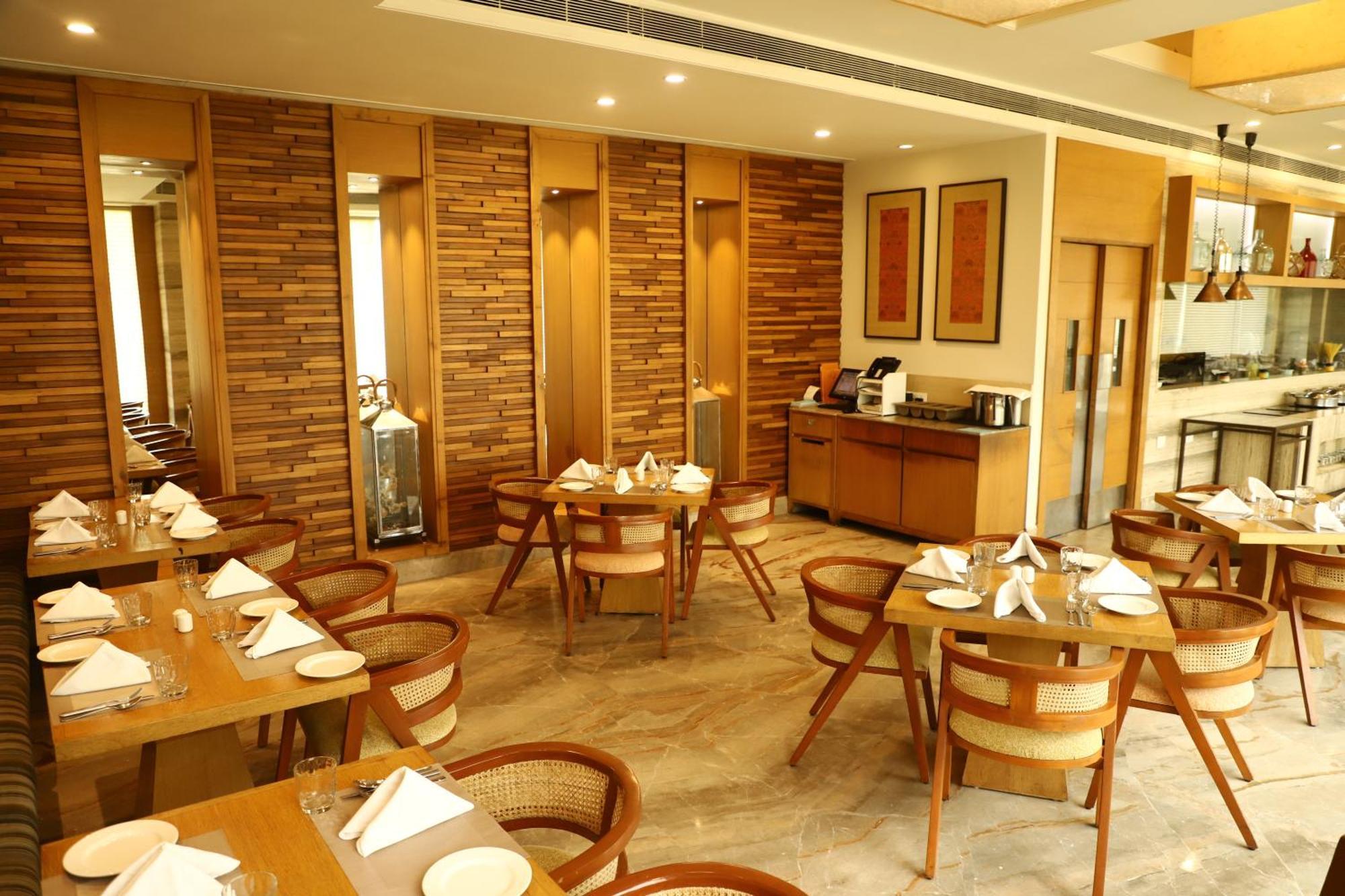 EFCEE Sarovar Portico Bhavnagar Esterno foto