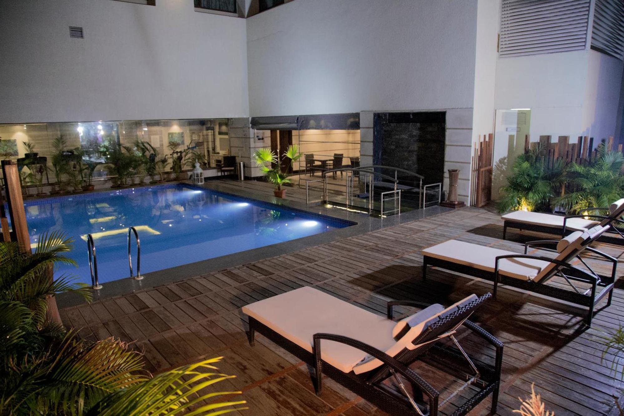 EFCEE Sarovar Portico Bhavnagar Esterno foto
