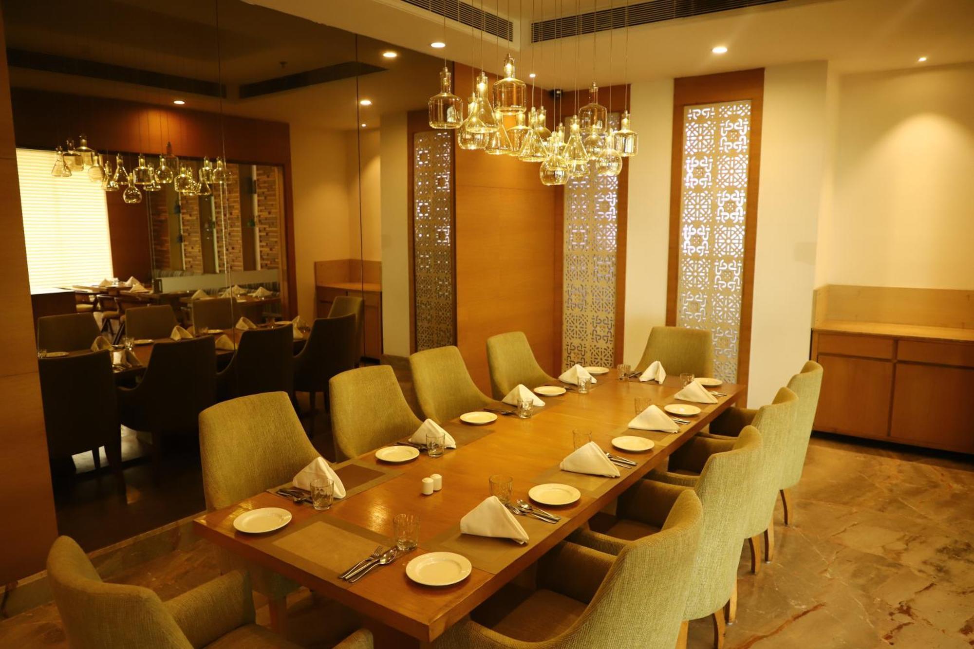 EFCEE Sarovar Portico Bhavnagar Esterno foto
