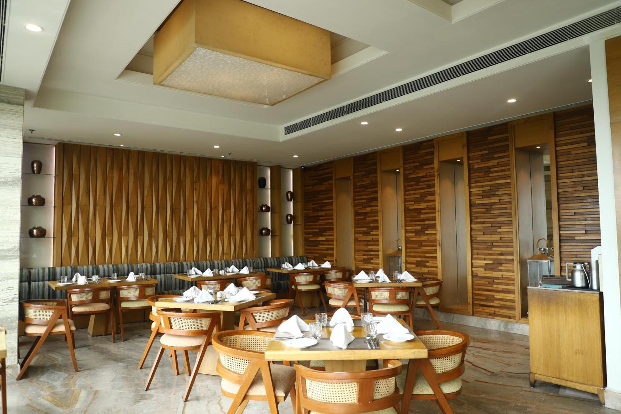 EFCEE Sarovar Portico Bhavnagar Esterno foto