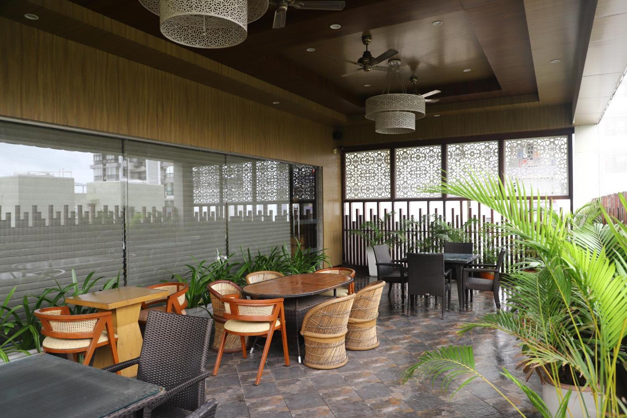 EFCEE Sarovar Portico Bhavnagar Esterno foto