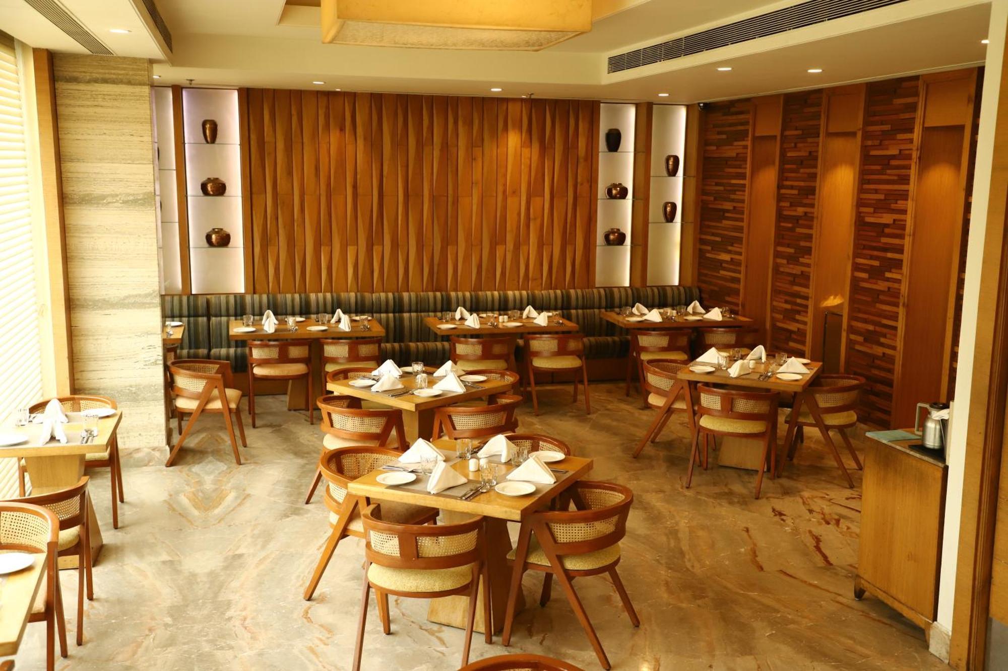 EFCEE Sarovar Portico Bhavnagar Esterno foto